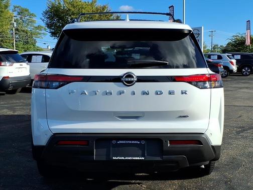 2025 Nissan Pathfinder SV