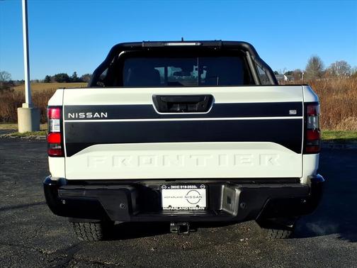 2024 Nissan Frontier SV