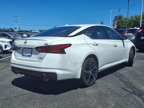 2025 Nissan Altima SR