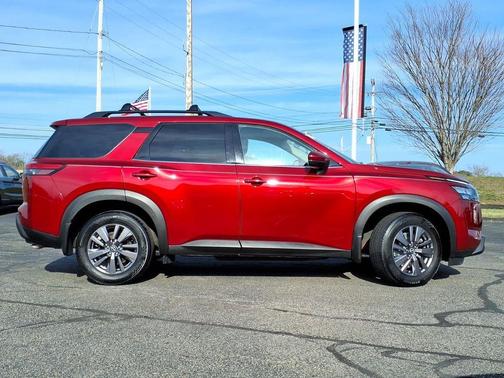 Scarlet Ember 2023 Nissan Pathfinder SV