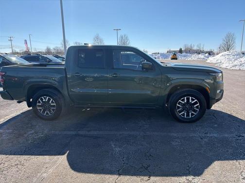 2022 Nissan Frontier SV