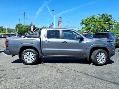 Gun Metallic 2022 Nissan Frontier SV