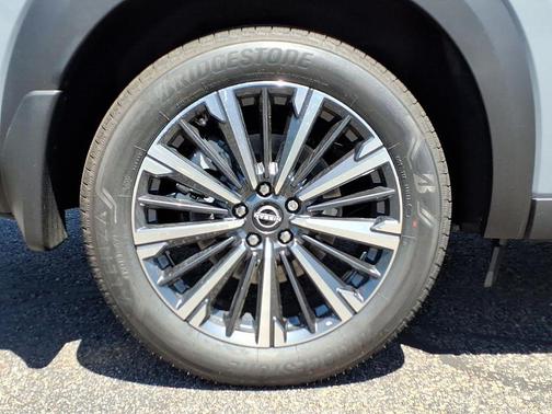 Boulder Gray Pearl 2026 Nissan Pathfinder Platinum