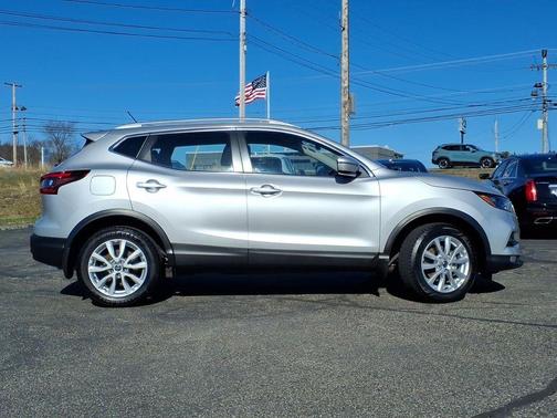 2022 Nissan Rogue Sport SV