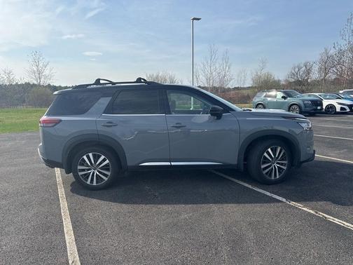 Gray 2 Tone 2022 Nissan Pathfinder Platinum