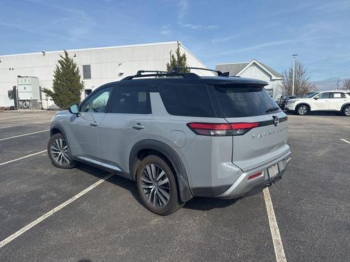 Gray 2 Tone 2022 Nissan Pathfinder Platinum