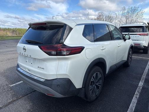 White 2021 Nissan Rogue SV