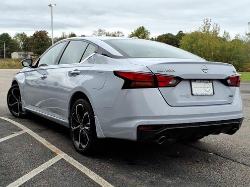 Gray Sky Pearl 2024 Nissan Altima 2.5 SR