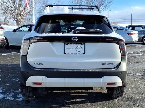 2026 Nissan Kicks SR
