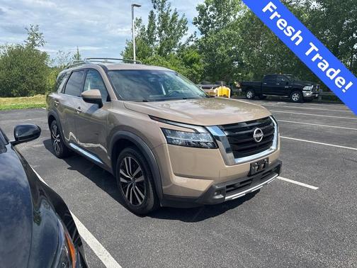 2023 Nissan Pathfinder Platinum