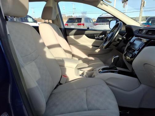 2020 Nissan Rogue Sport SV