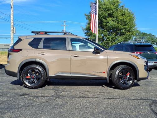 2025 Nissan Rogue Rock Creek
