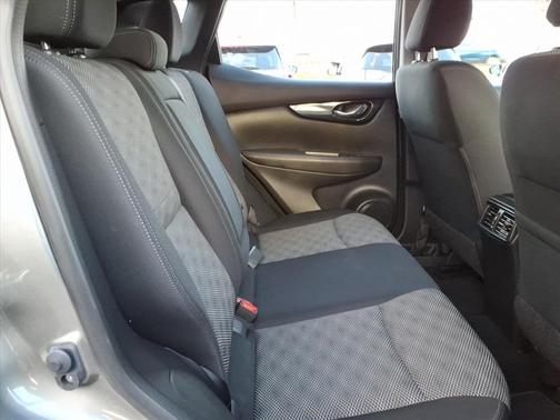 2017 Nissan Rogue Sport SV