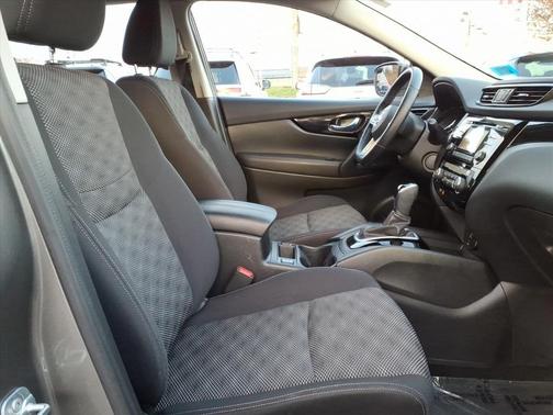 2017 Nissan Rogue Sport SV