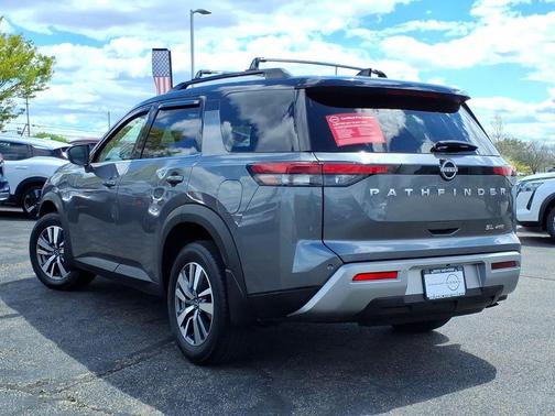 2t Gun Blk Roof 2024 Nissan Pathfinder SL