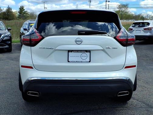 White 2023 Nissan Murano SL