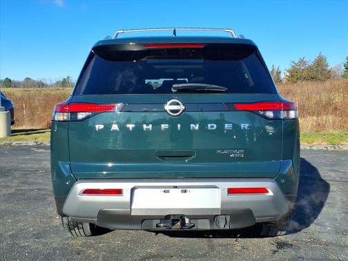2022 Nissan Pathfinder Platinum