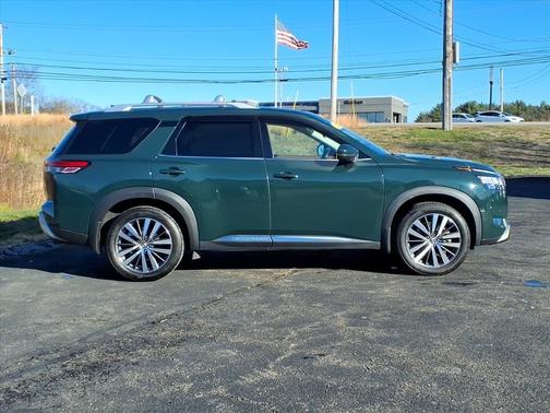 2022 Nissan Pathfinder Platinum