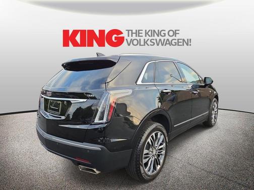 Stellar Black Metallic 2019 Cadillac XT5 Luxury