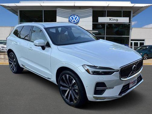 2023 Volvo XC60 Ultimate Bright Theme