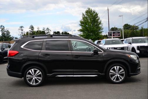 Crystal Black Silica 2019 Subaru Ascent Limited 8-Passenger