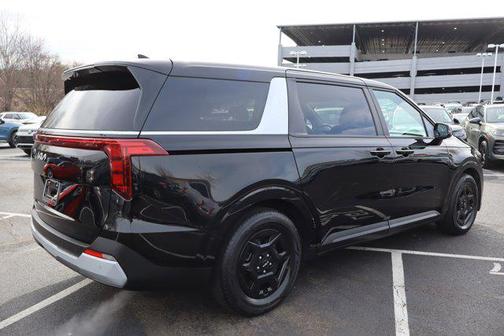 2025 Kia Carnival LXS