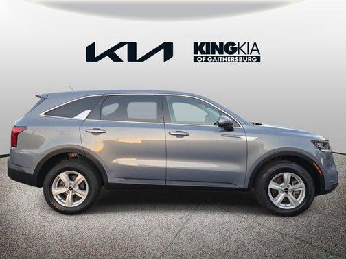 Everlasting Silver 2023 Kia Sorento LX