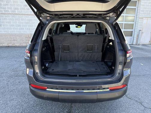 2021 Jeep Grand Cherokee L Laredo