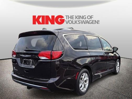 Dark Cordovan Pearlcoat 2017 Chrysler Pacifica Touring-L