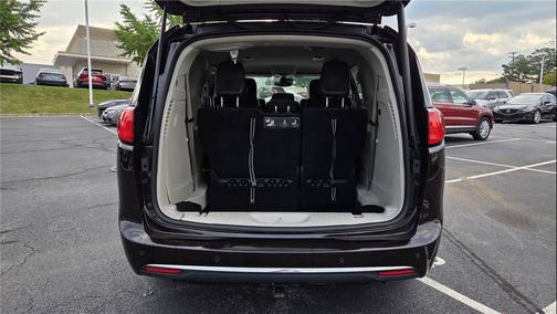 Dark Cordovan Pearlcoat 2017 Chrysler Pacifica Touring-L