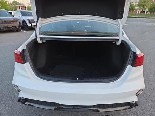 Snow White Pearl 2024 Kia Forte GT-Line