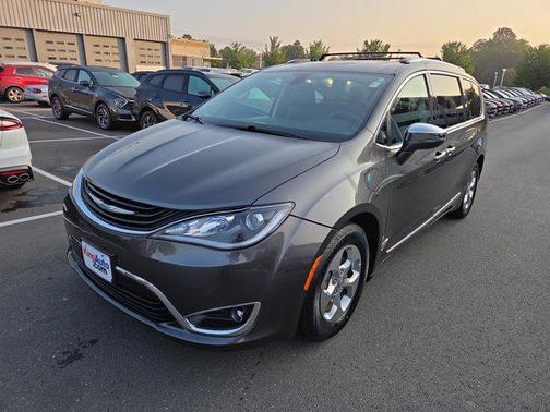 2018 Chrysler Pacifica Hybrid Limited