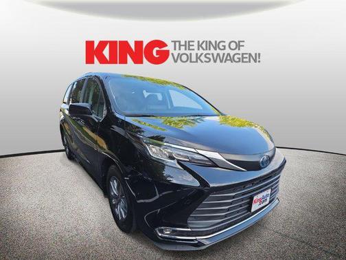 2023 Toyota Sienna XLE 7 Passenger