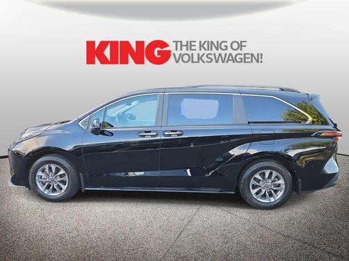2023 Toyota Sienna XLE 7 Passenger
