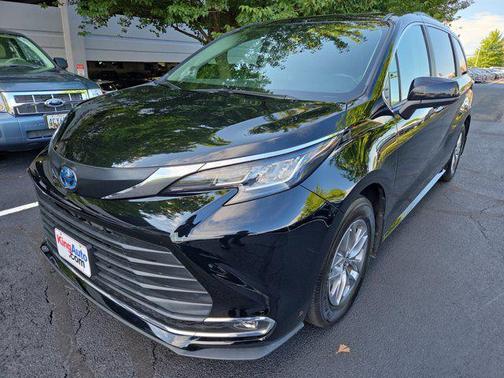 2023 Toyota Sienna XLE 7 Passenger