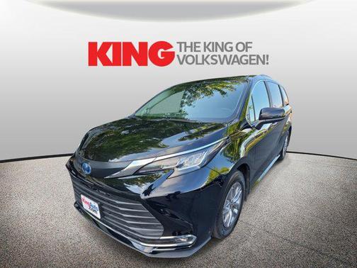 2023 Toyota Sienna XLE 7 Passenger