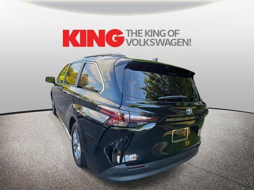 2023 Toyota Sienna XLE 7 Passenger