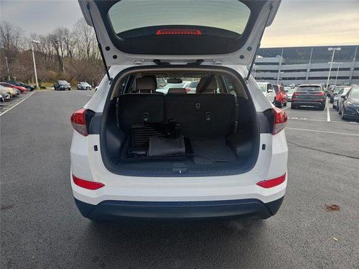 2016 Hyundai TUCSON SE