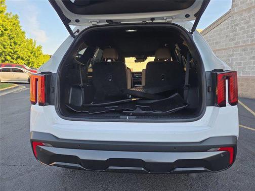 Glacial White Pearl 2024 Kia Sorento SX