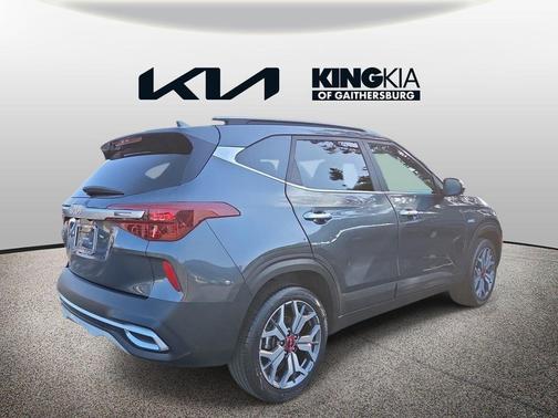 Gravity Gray 2023 Kia Seltos SX