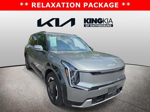 Pebble Gray 2024 Kia EV9 Land