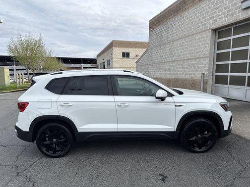2022 Volkswagen Taos SE