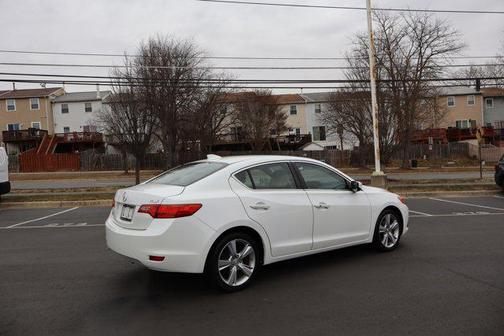 2014 Acura ILX 2.0L w/Premium Package
