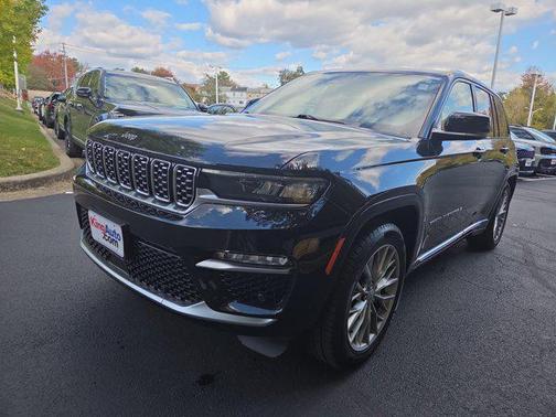 2023 Jeep Grand Cherokee Summit