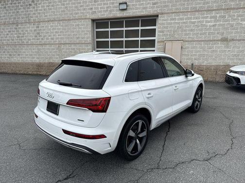 2023 Audi Q5 40 Premium Plus