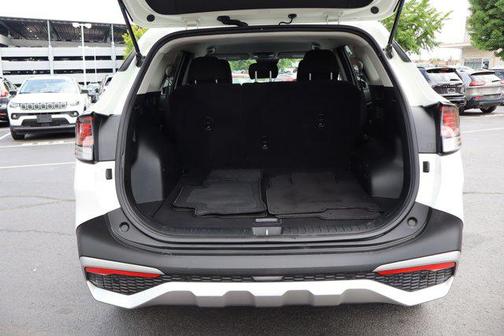 Snow White Pearl 2023 Kia Sportage LX