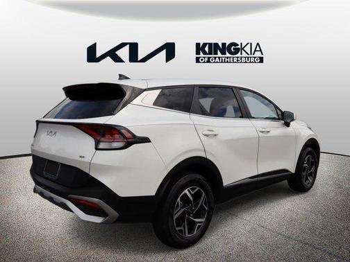 Snow White Pearl 2023 Kia Sportage LX