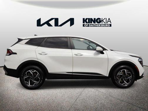 Snow White Pearl 2023 Kia Sportage LX