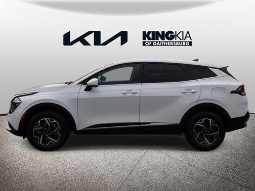 Snow White Pearl 2023 Kia Sportage LX