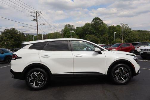 Snow White Pearl 2023 Kia Sportage LX
